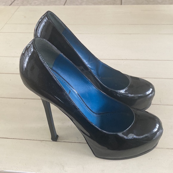 Women’s Yves St. Laurent platform stillettos in black patent in size 41. - Picture 2 of 7